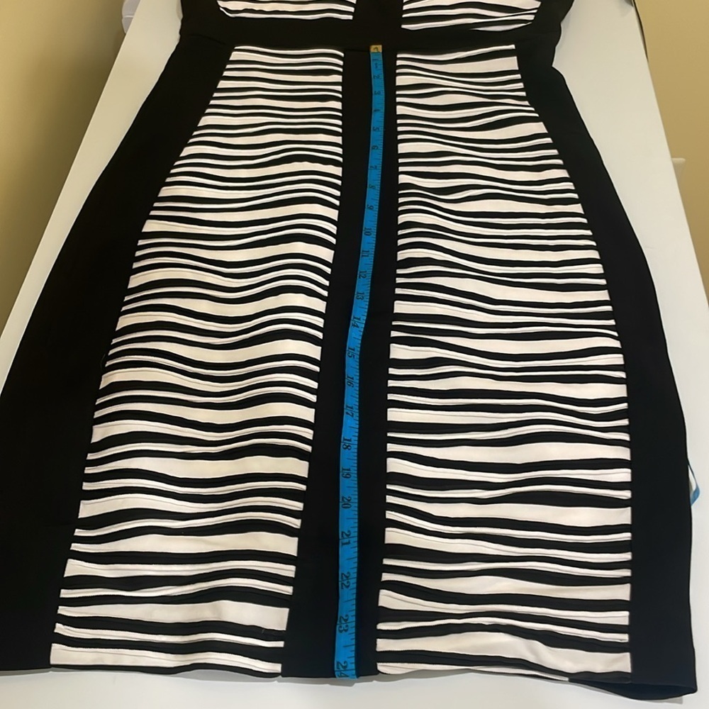 Jax Black and White Halter Bodycon Midi Dress with built in Bra /Stretchy Size10 - Picture 9 of 10